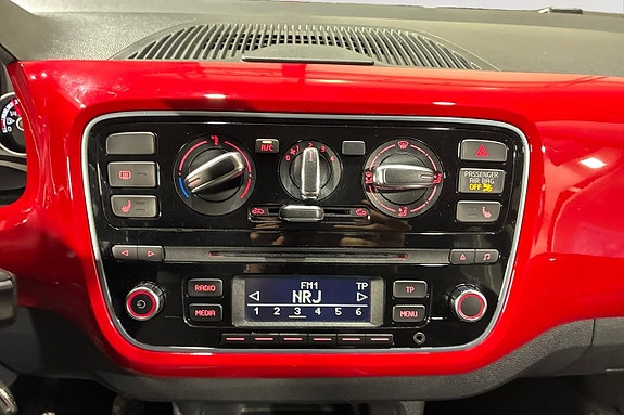 Volkswagen UP! 12 of 17