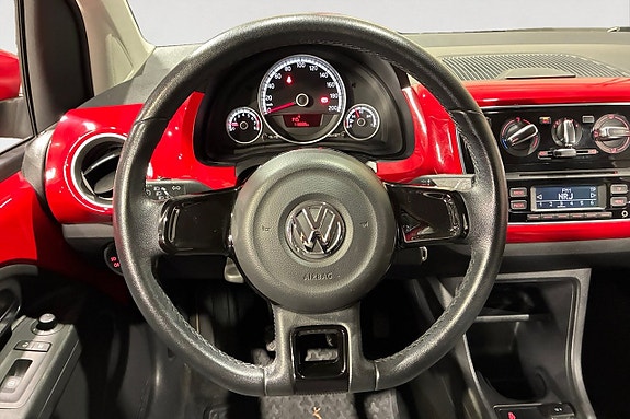 Volkswagen UP! 13 of 17