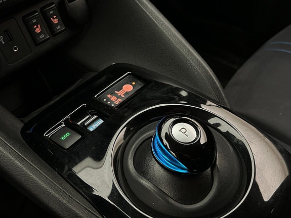 Nissan Leaf 24 of 30