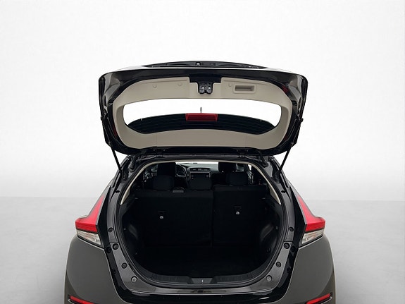 Nissan Leaf 28 of 30