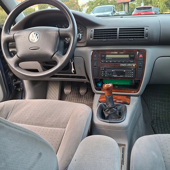Volkswagen Passat 9 of 9