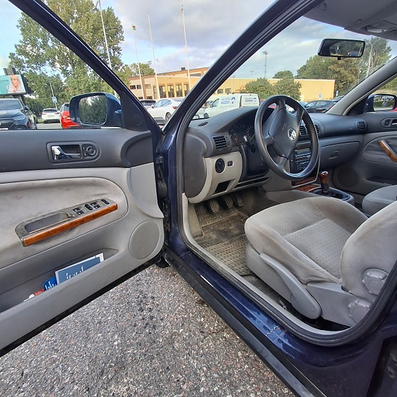 Volkswagen Passat 6 of 9