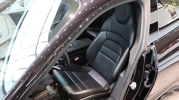 Porsche Taycan Cross Turismo 9 of 10