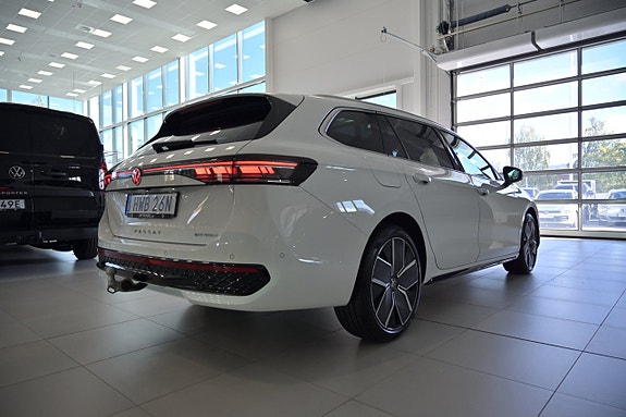 Volkswagen Passat 10 of 29