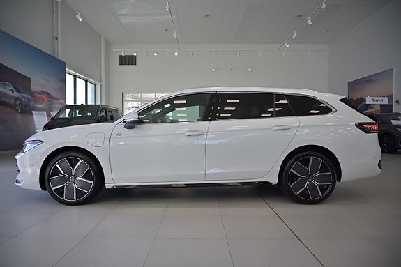 Volkswagen Passat 7 of 29