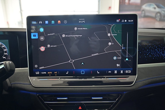 Volkswagen Passat 17 of 29