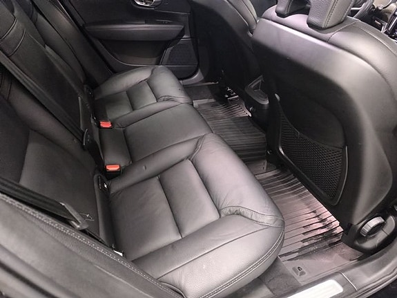 Volvo V90 Cross Country 9 of 10