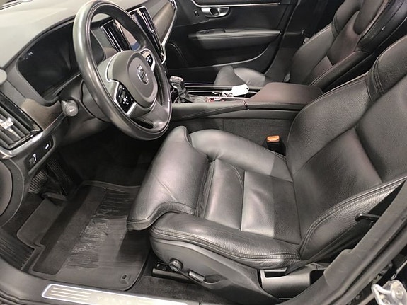 Volvo V90 Cross Country 6 of 10