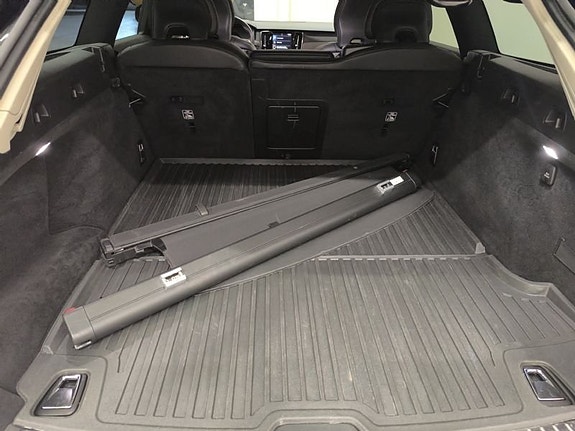 Volvo V90 Cross Country 8 of 10