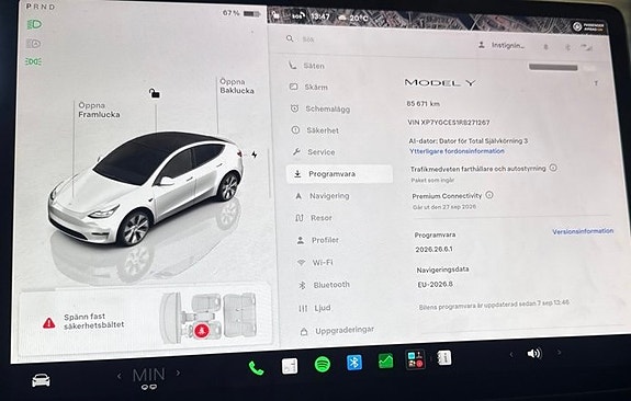 Tesla Model Y 12 of 19
