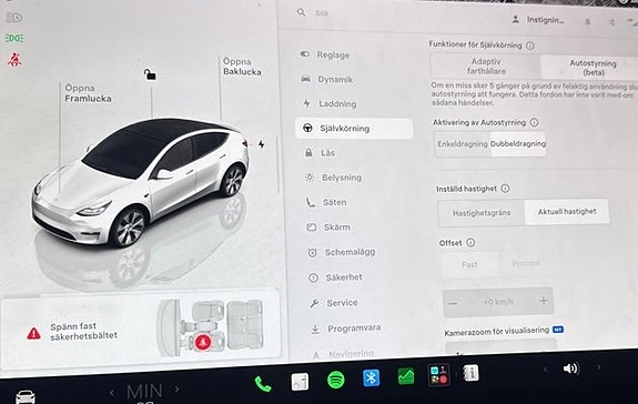 Tesla Model Y 11 of 19