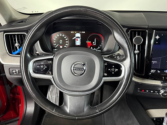 Volvo XC60 12 of 21