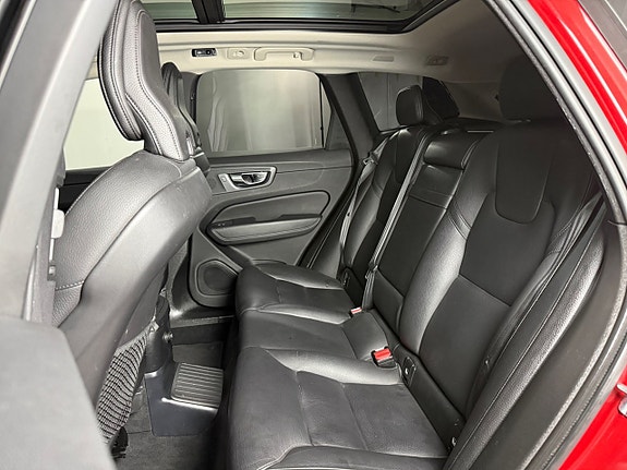 Volvo XC60 11 of 21
