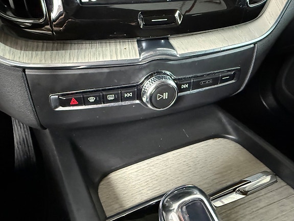 Volvo XC60 19 of 21