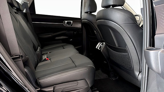 Kia Sorento 5 of 13