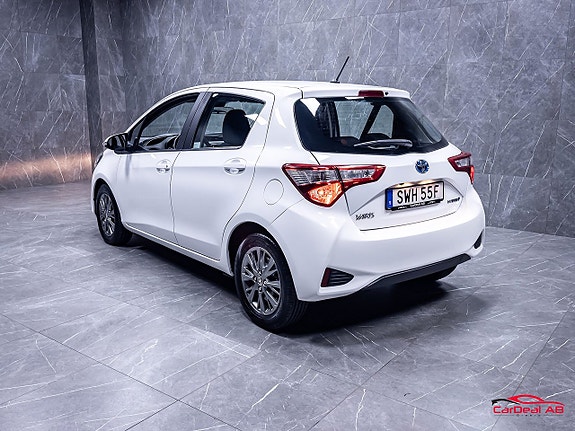 Toyota Yaris 5 of 28