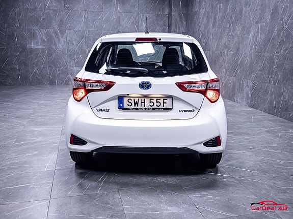 Toyota Yaris 6 of 28