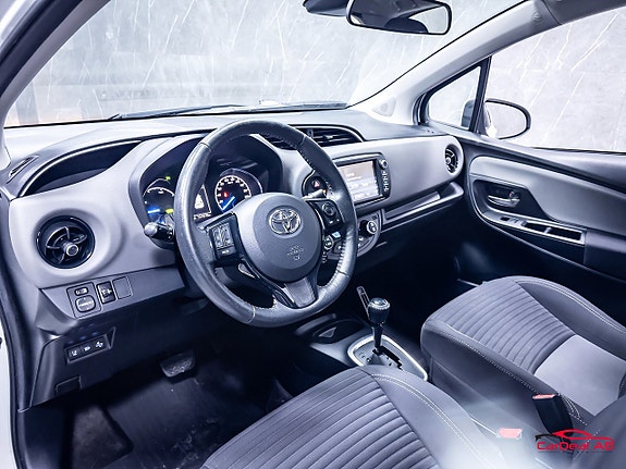 Toyota Yaris 11 of 28