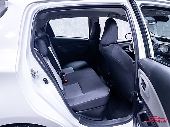 Toyota Yaris 16 of 28