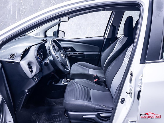 Toyota Yaris 10 of 28