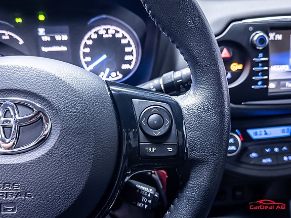 Toyota Yaris 21 of 28