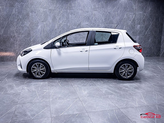 Toyota Yaris 4 of 28
