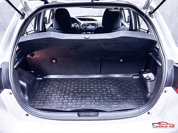 Toyota Yaris 17 of 28