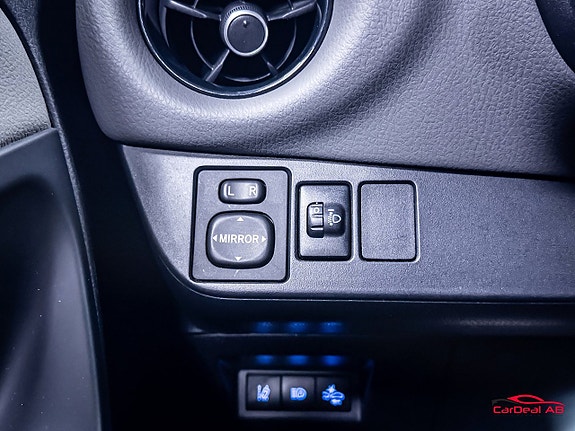 Toyota Yaris 18 of 28