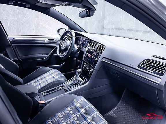 Volkswagen Golf I 14 of 28