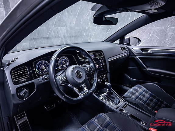 Volkswagen Golf I 11 of 28