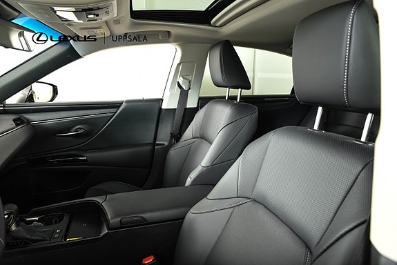 Lexus ES300h 7 of 24