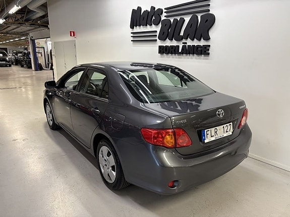 Toyota Corolla 3 of 9