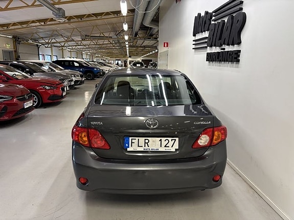 Toyota Corolla 4 of 9