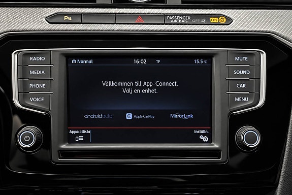 Volkswagen Passat 24 of 25
