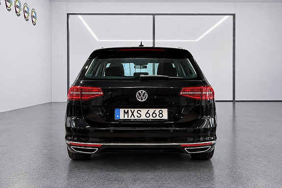 Volkswagen Passat 6 of 25