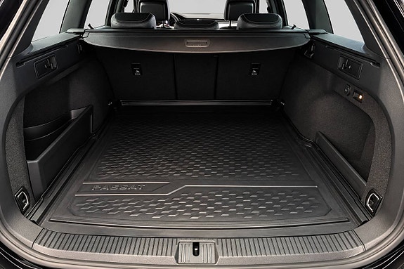 Volkswagen Passat 10 of 25