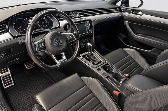 Volkswagen Passat 11 of 25