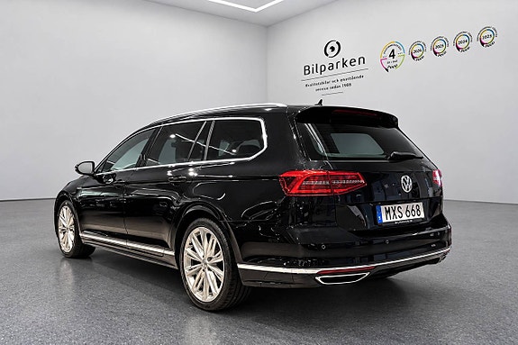 Volkswagen Passat 3 of 25