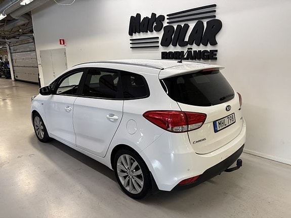 Kia Carens 3 of 9