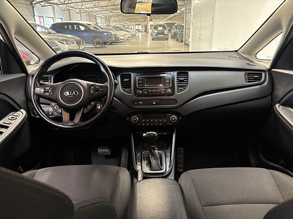 Kia Carens 8 of 9