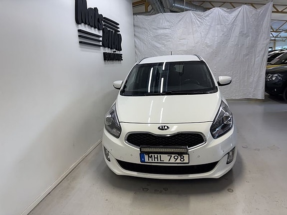 Kia Carens 2 of 9
