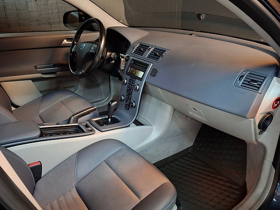 Volvo V50 3 of 8