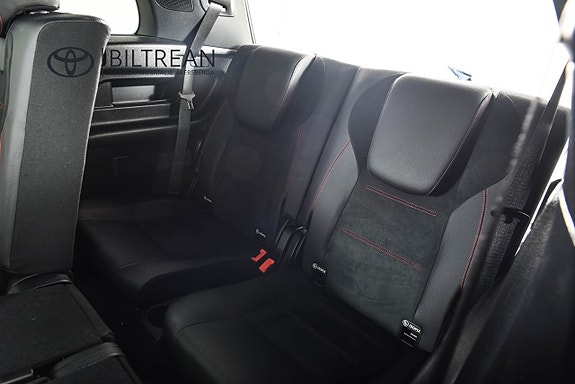 Mercedes-Benz GLB200 15 of 24