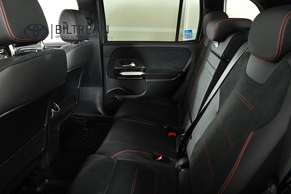 Mercedes-Benz GLB200 11 of 24