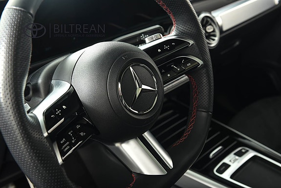 Mercedes-Benz GLB200 9 of 24