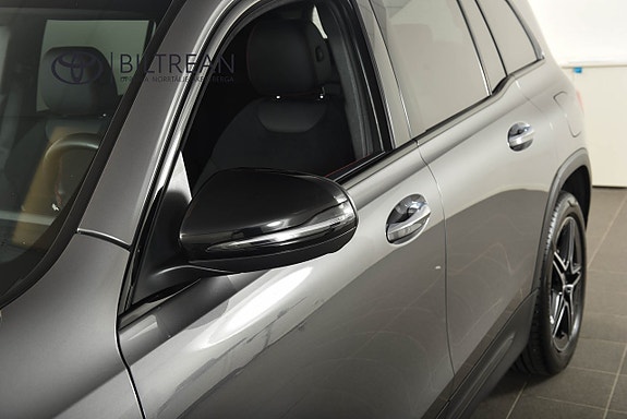 Mercedes-Benz GLB200 23 of 24