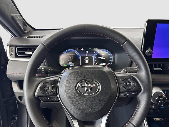 Toyota RAV4 Plug-in Hybrid 9 of 12