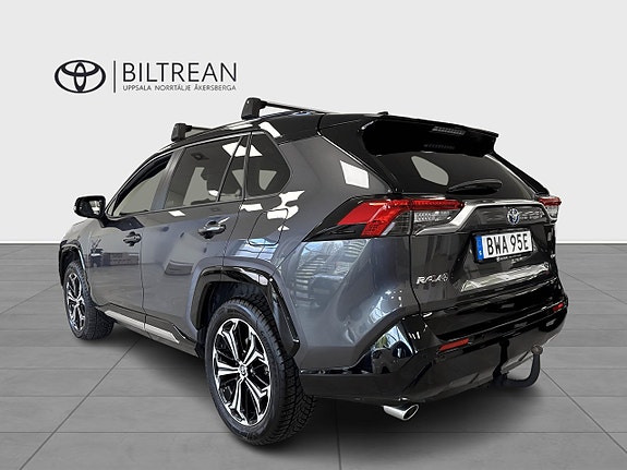 Toyota RAV4 Plug-in Hybrid 5 of 12