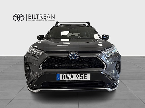 Toyota RAV4 Plug-in Hybrid 6 of 12