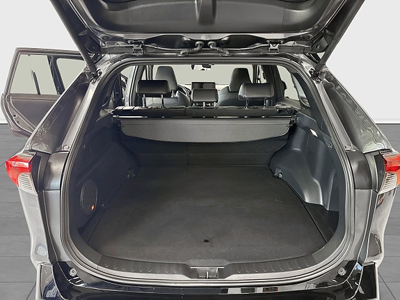 Toyota RAV4 Plug-in Hybrid 10 of 12